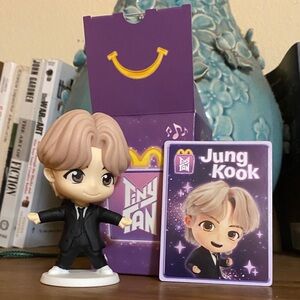 NWT TinyTAN BTS Jung Kook Throwback Edition Collectible Figurine